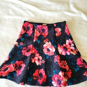 Hollister floral skirt XS